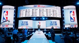 新赛季NBA得分榜：杜兰特领跑，艾顿紧随，格林全面表现